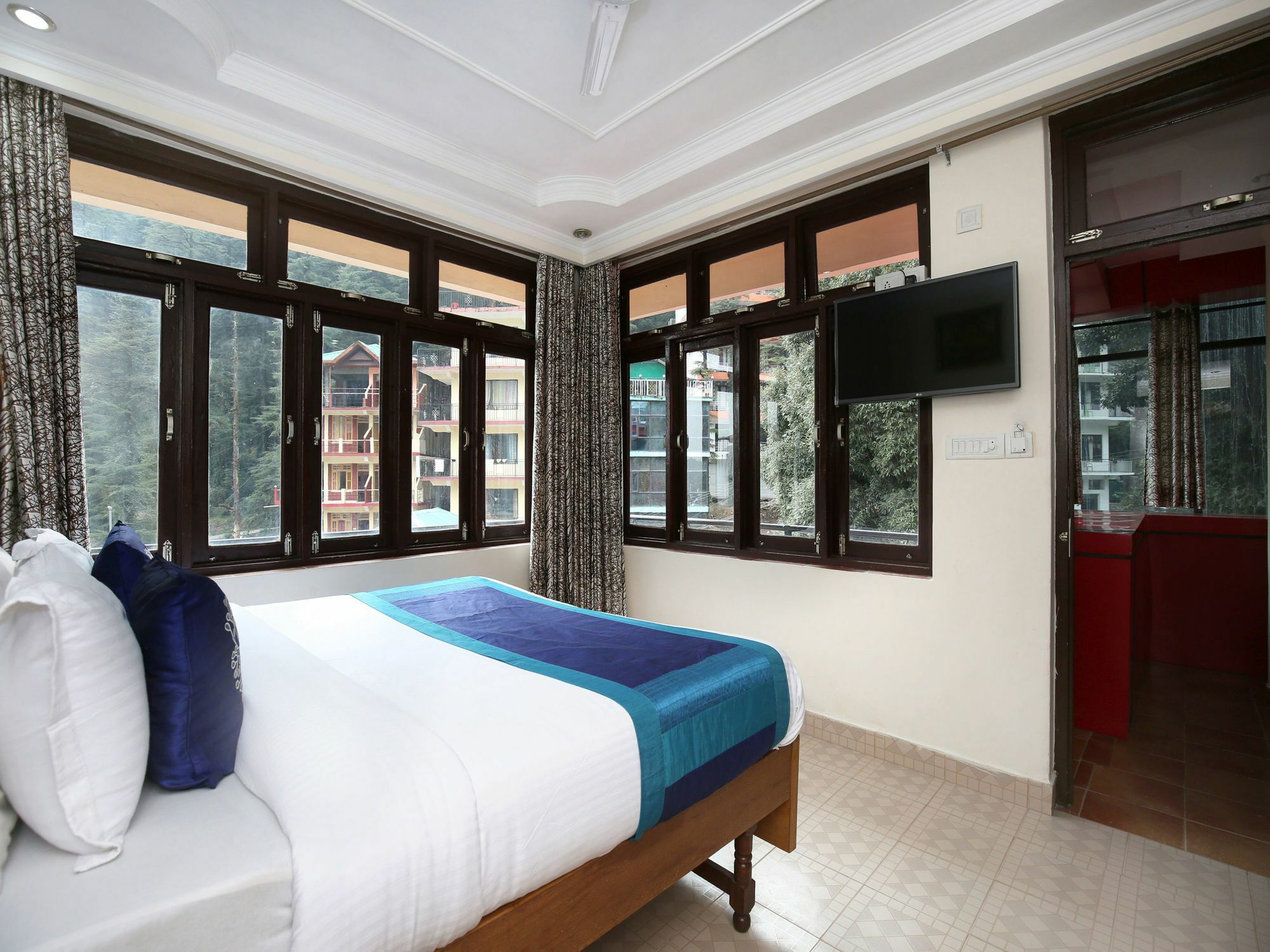 Oyo 9942 Hotel Ravine 达兰萨拉 外观 照片